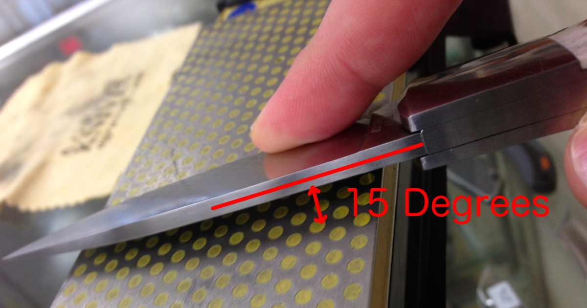 Angle for store knife sharpening